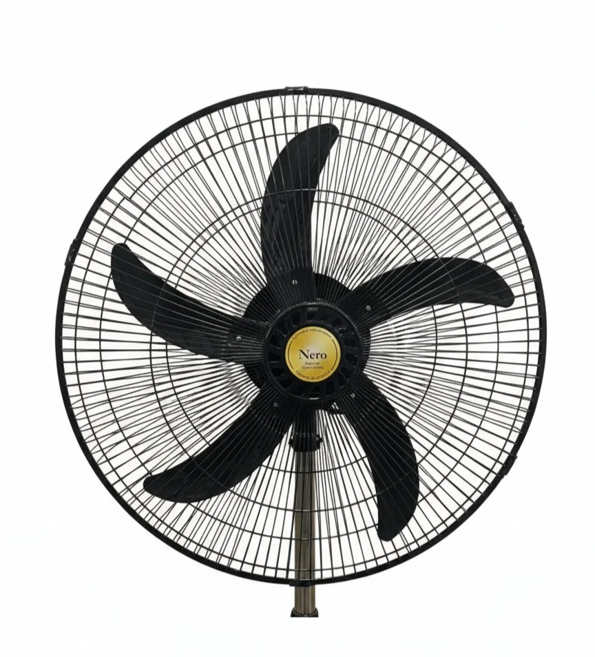 Ventilador NERO 18-5 con aspas negras, vista lateral, pedestal reforzado, 18 pulgadas